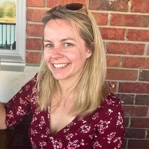 Meet your Posher, Lora